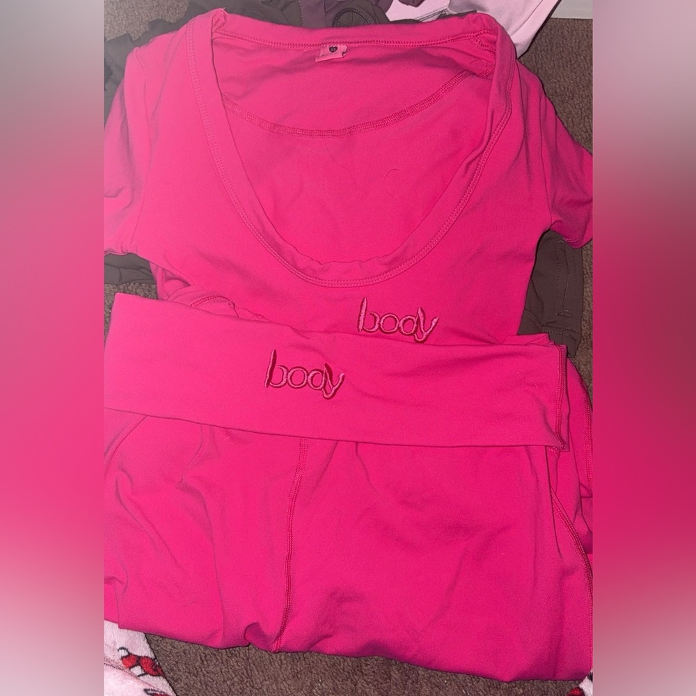 BODY BY RAVEN YOGA SET PRETTY PINK